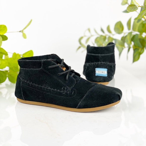 Toms Shoes - Toms Black Suede Chukka Flat Desert Bootie Lace Up